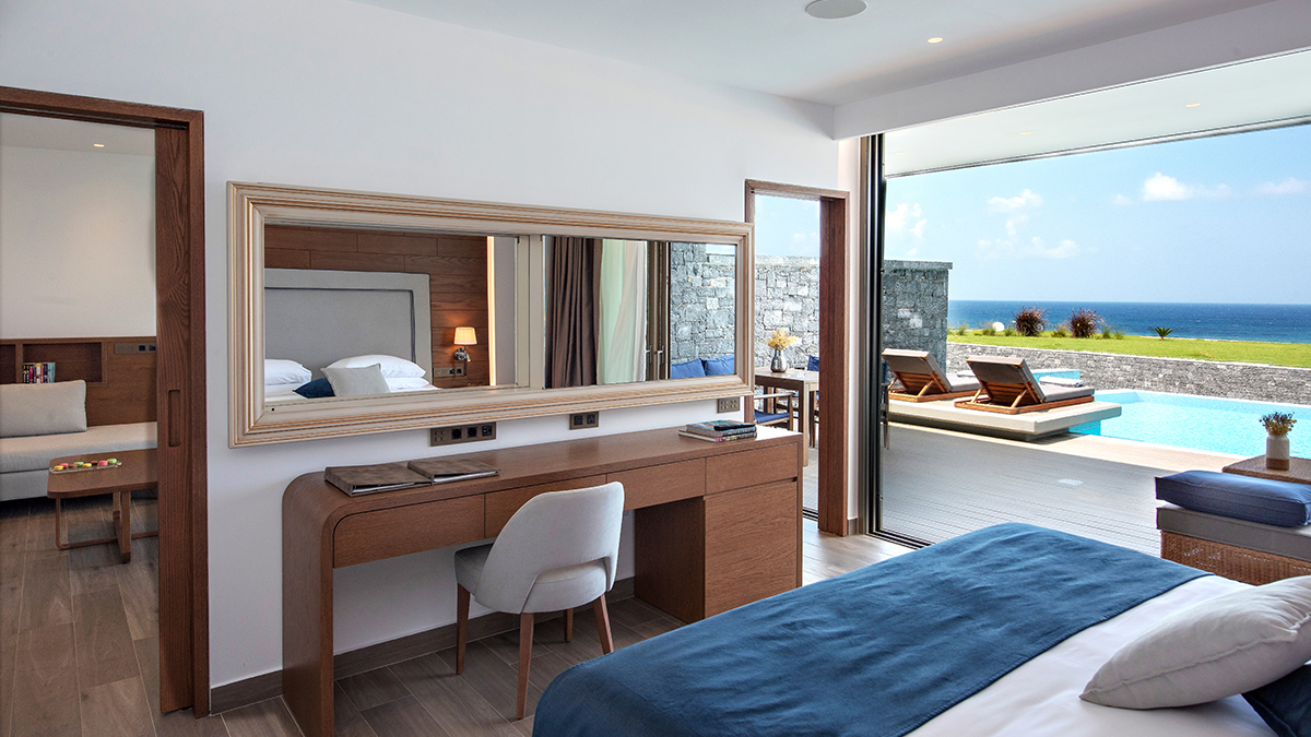 Ambassador Wellbeing Suite Sea View with private heated pool SoulSteam or SoulSauna and gym